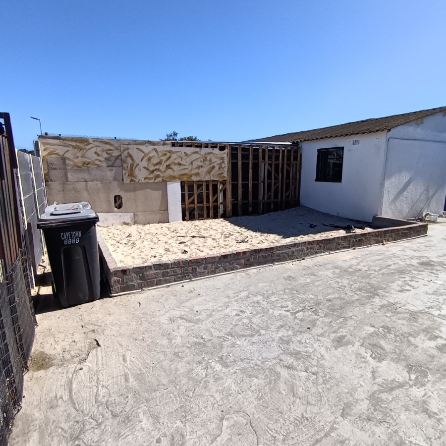 1 Bedroom Property for Sale in Matroosfontein Western Cape
